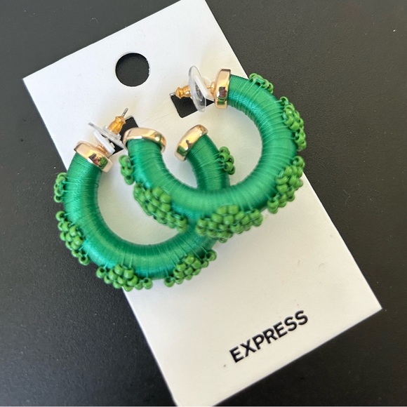 Express green earrings hoops - Picture 2 of 3